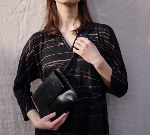 Lu.lo-Bags-Milica-Loviskova_09_Ecovero-saty-a-ladvinka-vacsia-model-@ninaloviskova