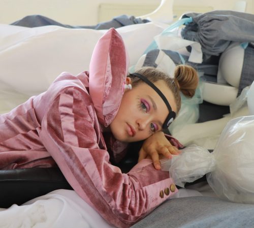 Petra-Kovacs_07_Kolekcia-SUCK-IT-AND-BLOW-IT-UP-foto-Jasmine-Brunner