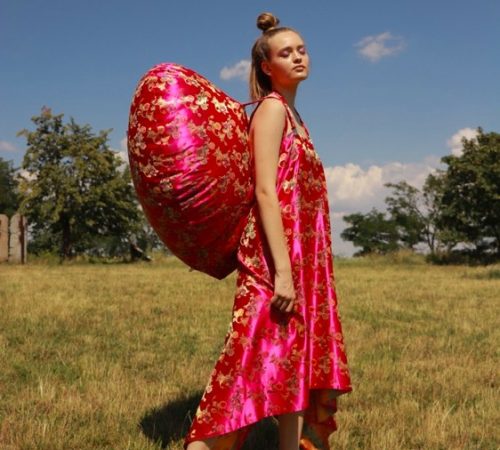 Petra-Kovacs_16_Kolekcia-SUCK-IT-AND-BLOW-IT-UP-foto-Jasmine-Brunner